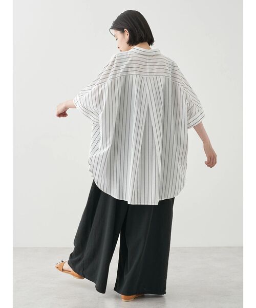 AMERICAN HOLIC(アメリカンホリック)の「WポケットバックタックBIGシャツ(シャツ/ブラウス・レディース・カーキ/ストライプ/ホワイト系その他6/ネイビー・M/L)」の7枚目の写真