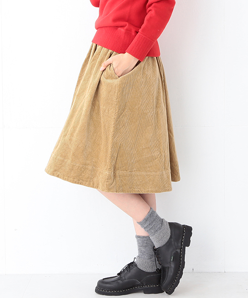 BEAMS BOY（ビームスボーイ）の「BEAMS BOY / 太コード ギャザースカート（スカート・レディース・ブラック/ベージュ・ONE SIZE）」の16枚目の写真