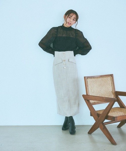 mysty woman（ミスティウーマン）の「フロッキー線描きフラワーブラウス 984765（シャツ/ブラウス・レディース・ホワイト系その他/ブラック・FREE）」の4枚目の写真