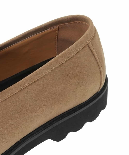 a.v.v（アーヴェヴェ）の「スエードローファー（ローファー・メンズ・ベージュ・27.5/26.5）」の7枚目の写真