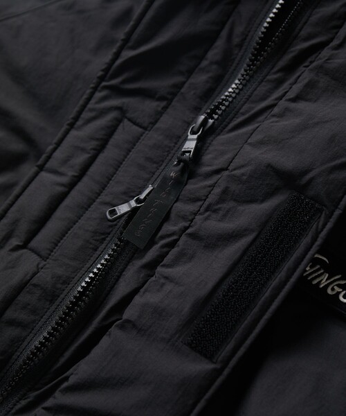 WILD THINGS（ワイルドシングス）の「WILDTHINGS/ワイルドシングス 別注 DENALI JACKET/デナリジャケット/ECWCS/プリマロフト（ミリタリージャケット・メンズ・ブラック/ブルーグリーン・MEDIUM/LARGE）」の5枚目の写真