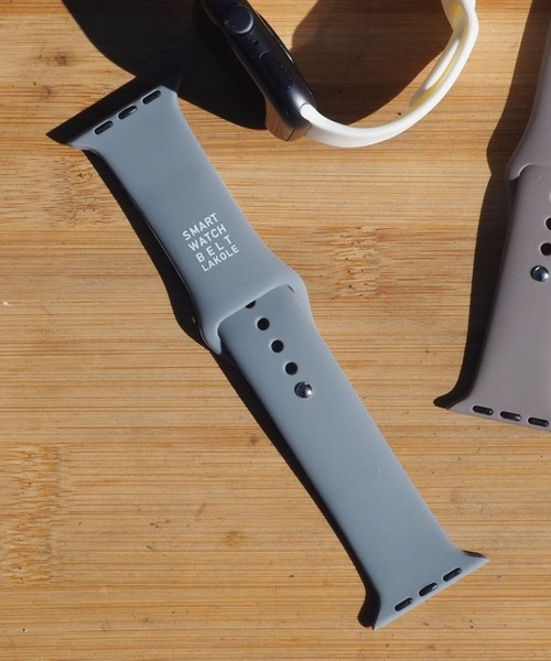 LAKOLE（ラコレ）の「AppleWatchベルト[シリコン] / 990196（デジタル腕時計・レディース・チャコール/レッド/ベージュ/ブルー/アイボリー・X-SMALL/SMALL）」の5枚目の写真