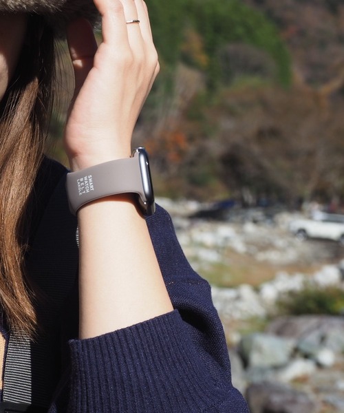 LAKOLE（ラコレ）の「AppleWatchベルト[シリコン] / 990196（デジタル腕時計・レディース・チャコール/レッド/ベージュ/ブルー/アイボリー・X-SMALL/SMALL）」の6枚目の写真