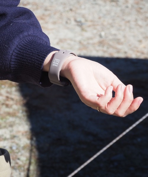 LAKOLE（ラコレ）の「AppleWatchベルト[シリコン] / 990196（デジタル腕時計・レディース・チャコール/レッド/ベージュ/ブルー/アイボリー・X-SMALL/SMALL）」の7枚目の写真