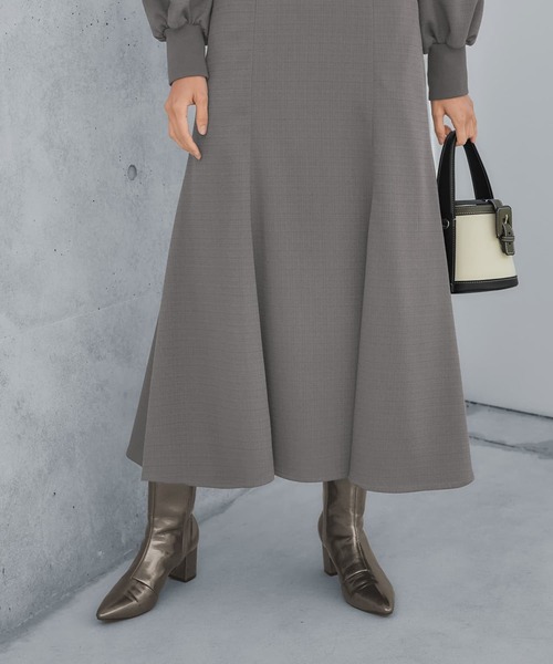 STYLE DELI(スタイルデリ)の「【LUXE】ベスト付きマーメイドラインワンピース(ワンピース・レディース・グレー/ライトブラウン・01/02)」の4枚目の写真