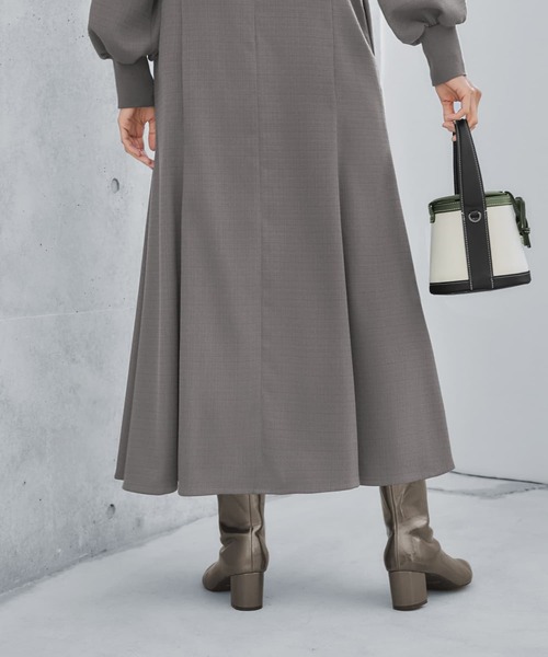 STYLE DELI(スタイルデリ)の「【LUXE】ベスト付きマーメイドラインワンピース(ワンピース・レディース・グレー/ライトブラウン・01/02)」の19枚目の写真
