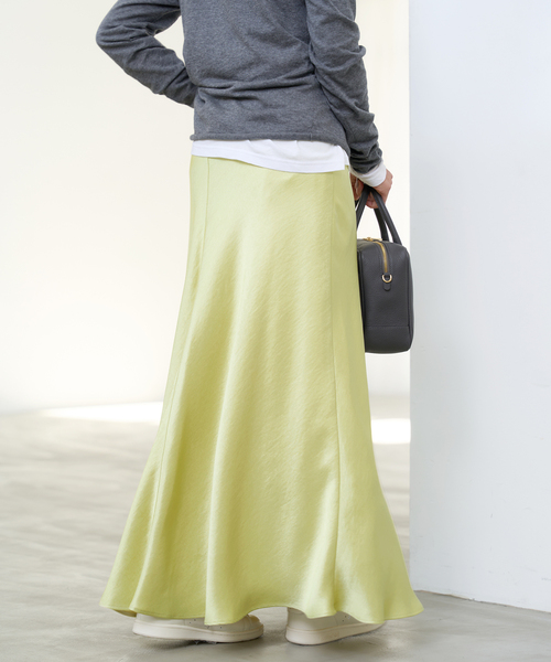 IENA(イエナ)の「サテンバイヤススカート(スカート・レディース・ホワイト/ネイビー/グリーン系その他・34/38/36)」の13枚目の写真