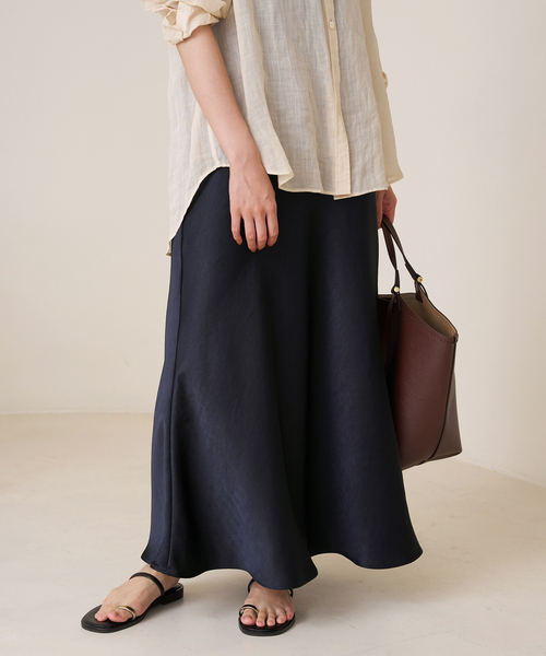 IENA(イエナ)の「サテンバイヤススカート(スカート・レディース・ホワイト/ネイビー/グリーン系その他・34/38/36)」の18枚目の写真