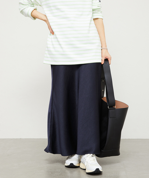 IENA(イエナ)の「サテンバイヤススカート(スカート・レディース・ホワイト/ネイビー/グリーン系その他・34/38/36)」の22枚目の写真