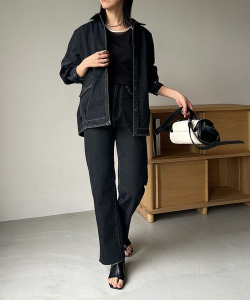 CAPRICIEUX LE'MAGE(カプリシューレマージュ)の「裾スリットスリムストレートデニム(デニムパンツ・レディース・ブラック/ブルー・36/38)」の18枚目の写真