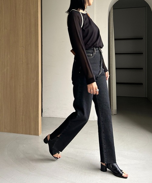 CAPRICIEUX LE'MAGE(カプリシューレマージュ)の「裾スリットスリムストレートデニム(デニムパンツ・レディース・ブラック/ブルー・36/38)」の22枚目の写真