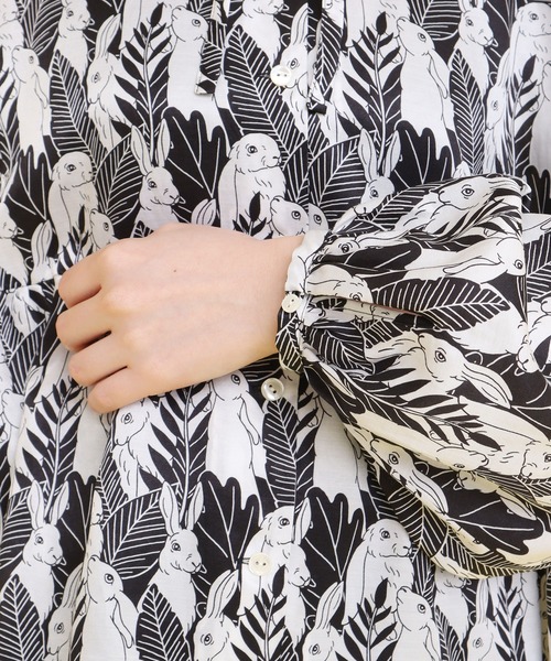 didizizi（ディディジジ）の「うさぎプリントリボンギャザーBL（シャツ/ブラウス・レディース・ブラック/ブルー・FREE）」の22枚目の写真