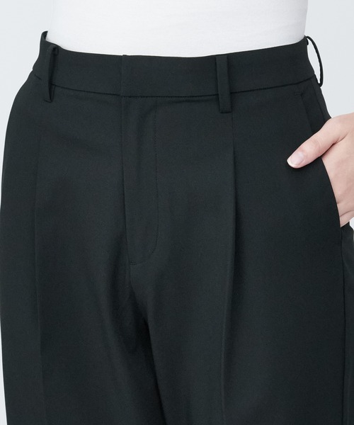 無印良品(ムジルシリョウヒン)の「婦人 シワになりにくいタックテーパードパンツ(その他パンツ・レディース・ダークグレー/ネイビー/ライトベージュ/ブラック・L/M/S/XS/XL)」の21枚目の写真
