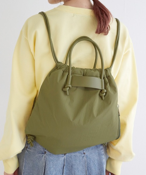 w closet(ダブルクローゼット)の「【2WAY】ナップサック(バックパック/リュック・レディース・ブラック/カーキ/シルバー・FREE)」の1枚目の写真