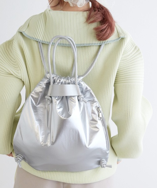 w closet(ダブルクローゼット)の「【2WAY】ナップサック(バックパック/リュック・レディース・ブラック/カーキ/シルバー・FREE)」の11枚目の写真