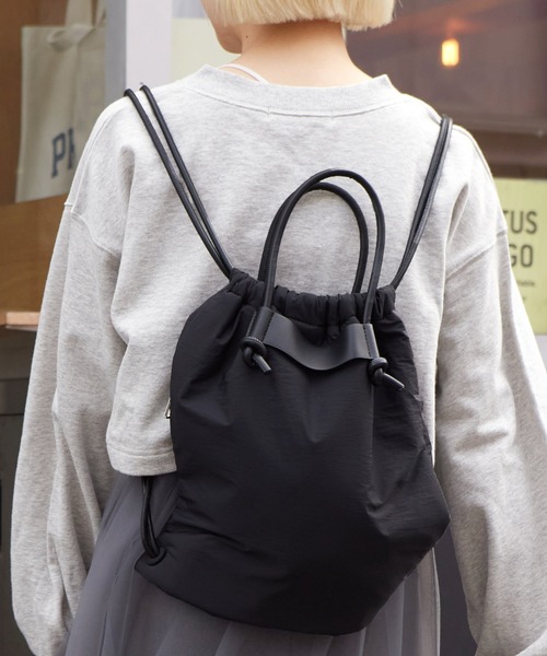 w closet(ダブルクローゼット)の「【2WAY】ナップサック(バックパック/リュック・レディース・ブラック/カーキ/シルバー・FREE)」の17枚目の写真