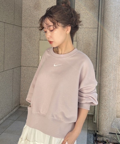 emmi（エミ）  【NIKE】AS W NSW SWSH CREW FT NIKE】AS W NSW PHNX FLC FT OOS CRW X(スウェット/パーカー