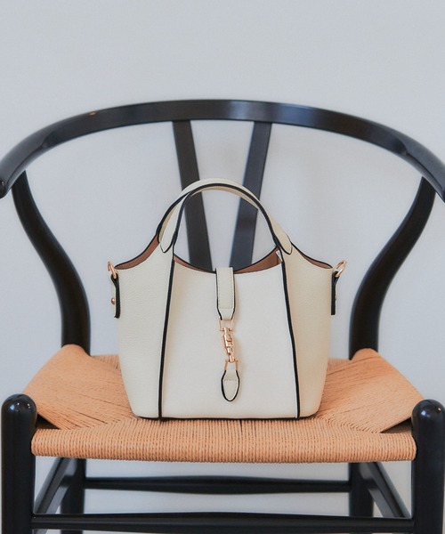 YECCA VECCA（イェッカヴェッカ）の「4way異素材MIXミニバッグ（エコバッグ/サブバッグ・レディース・ブラック/アイボリー/ベージュ・FREE）」の2枚目の写真