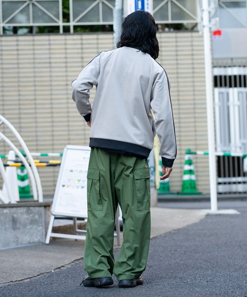 UNIIT(ユニット)の「【UNIIT/ユニット】ダンボールトラックジャケット(ジャージ・メンズ・ベージュ/オフホワイト/ブラック・X-LARGE/MEDIUM/LARGE)」の4枚目の写真