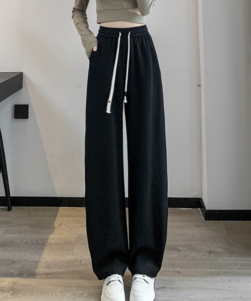 Dewlily(デューリリー)の「ワイドスウェットパンツ(スウェットパンツ・レディース・ホワイト/ブラック/グレー・XL/L/M)」の2枚目の写真