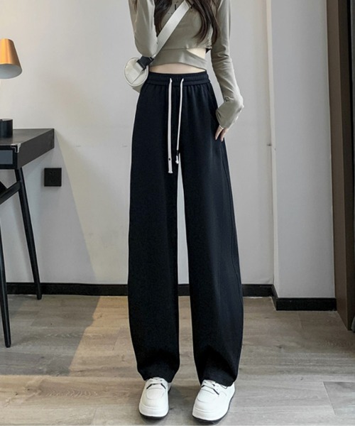 Dewlily(デューリリー)の「ワイドスウェットパンツ(スウェットパンツ・レディース・ホワイト/ブラック/グレー・XL/L/M)」の5枚目の写真