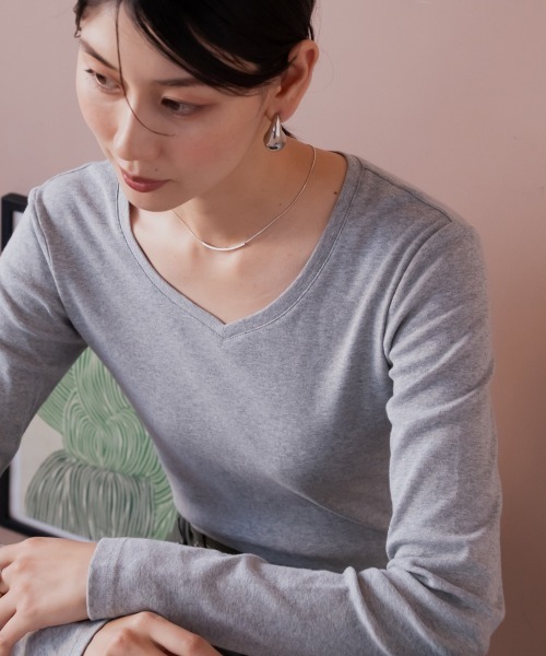 slattgir（スラットジール）の「高身長　綿１００％VネックTシャツ　（トールサイズ）（Tシャツ/カットソー・レディース・オフホワイト/ブラック/グリーン/ワイン/チャコール/杢グレー/ブルー・M/L/LL/3L/4L/5L）」の3枚目の写真