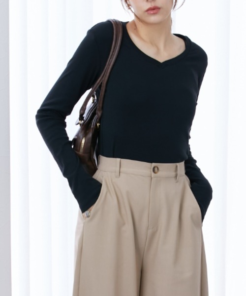 slattgir（スラットジール）の「高身長　綿１００％VネックTシャツ　（トールサイズ）（Tシャツ/カットソー・レディース・オフホワイト/ブラック/グリーン/ワイン/チャコール/杢グレー/ブルー・M/L/LL/3L/4L/5L）」の2枚目の写真