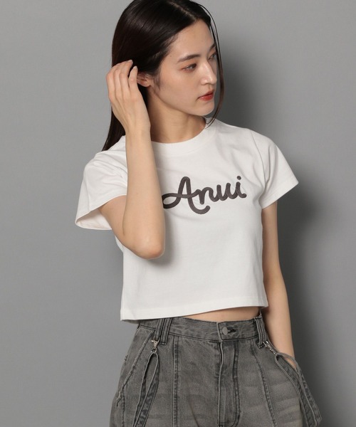 Anui（アニュイ）の「【UNISEX/3サイズ展開】レタリングロゴTシャツ（Tシャツ/カットソー・レディース・ライトグリーン系/オフホワイト/ブラック・SMALL/MEDIUM/LARGE）」の2枚目の写真