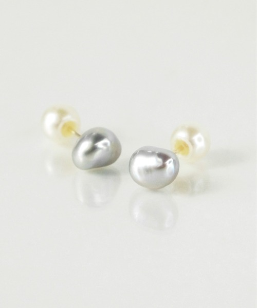 anq.(アンク)の「「anq.」K10・2Way ダブル 淡水パールキャッチ ピアス(ピアス(両耳用)・レディース・ホワイト/グレー・ONE SIZE)」の1枚目の写真