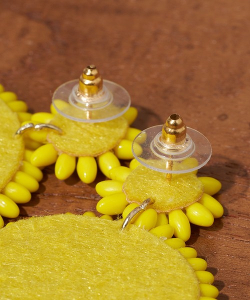 CIAOPANIC（チャオパニック）の「【Aguni/アグニ】フラワーモチーフビーズピアス（ピアス（両耳用）・レディース・イエロー・FREE）」の5枚目の写真