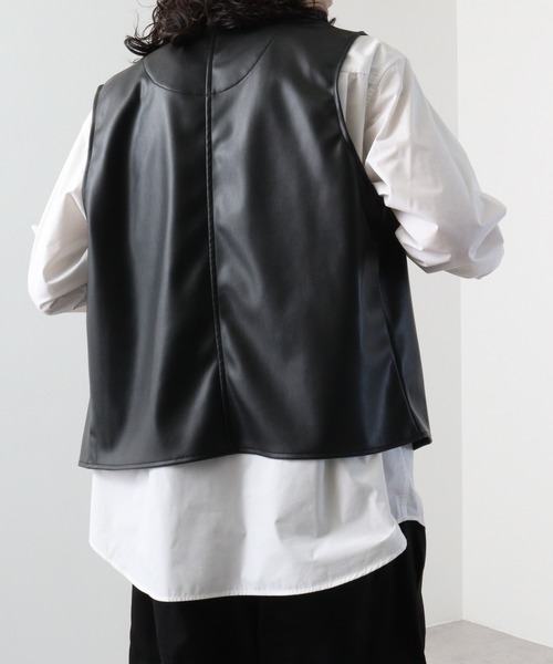 SUGGESTION(サジェッション)の「Synthetic leather colorless vest / 合皮ノーカラーベスト UNISEX(ベスト・メンズ・ブラック・L/M)」の6枚目の写真