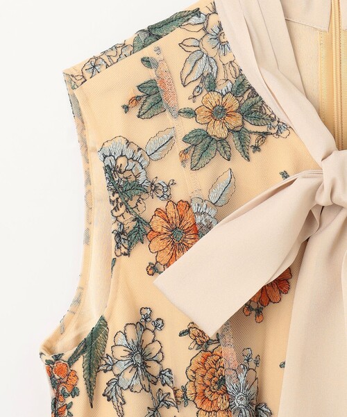 GRACE CONTINENTAL（グレースコンチネンタル）の「フラワーマーメイドドレス（ドレス・レディース・イエロー/ベージュ・38/36）」の15枚目の写真