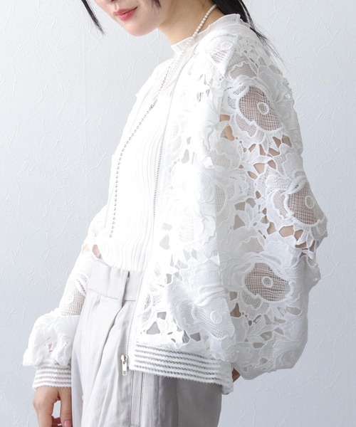 Three Four Time（ｽﾘｰﾌｫｰﾀｲﾑ）の「リブストライプレースブルゾン（ブルゾン・レディース・ブラック/アイボリー・FREE）」の3枚目の写真