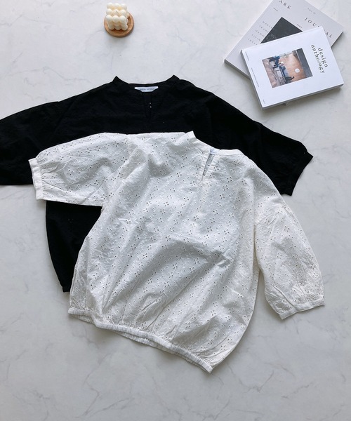 AS KNOW AS plus（アズノゥアズプラス）の「◎スキッパー刺繍半袖ブラウス（Tシャツ/カットソー・レディース・グレイッシュベージュ/ブラック/オフホワイト/ダークブルー・FREE）」の13枚目の写真