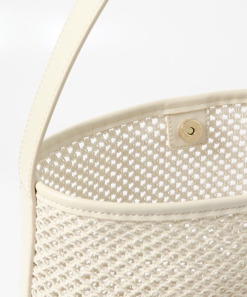URBAN RESEARCH DOORS（アーバンリサーチドアーズ）の「メッシュワンショルダーバッグ（ショルダーバッグ・レディース・ベージュ/アイボリー・-）」の5枚目の写真