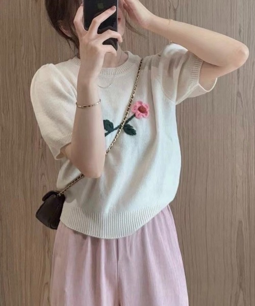 Achic(アシック)の「花モチーフプルオーバーニット(ニット/セーター・レディース・ピンク/アイボリー・M)」の5枚目の写真