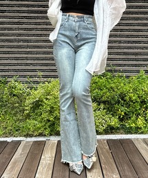 SpRay（スプレイ）の「【履き心地×脚長効果】軽やかすそフリンジストレッチデニムフレアパンツ（デニムパンツ）」