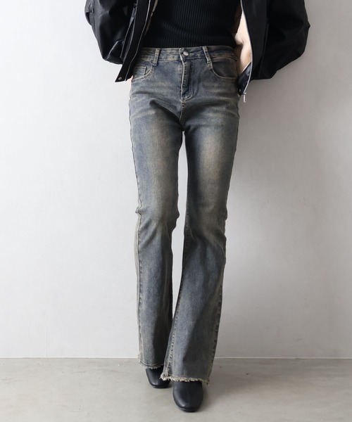 SpRay（スプレイ）の「【履き心地×脚長効果】軽やかすそフリンジストレッチデニムフレアパンツ（デニムパンツ・レディース・サックスブルー/グレー/ブルー/チャコールグレー/ブルー系その他・SMALL/MEDIUM/LARGE）」の8枚目の写真