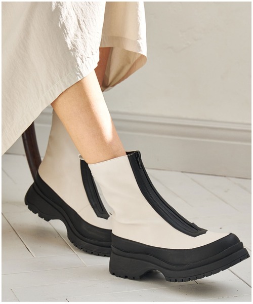 Lucida（ルシーダ）の「【レイン対応】Libertas /センタージップブーツ（ブーツ・レディース・ライトグレー/ブラック/アイボリー・39/38/37/36/35）」の9枚目の写真