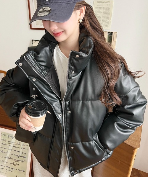 スタンドカラーファイバーダウンソフトフェイクレザーブルゾン（ダウン