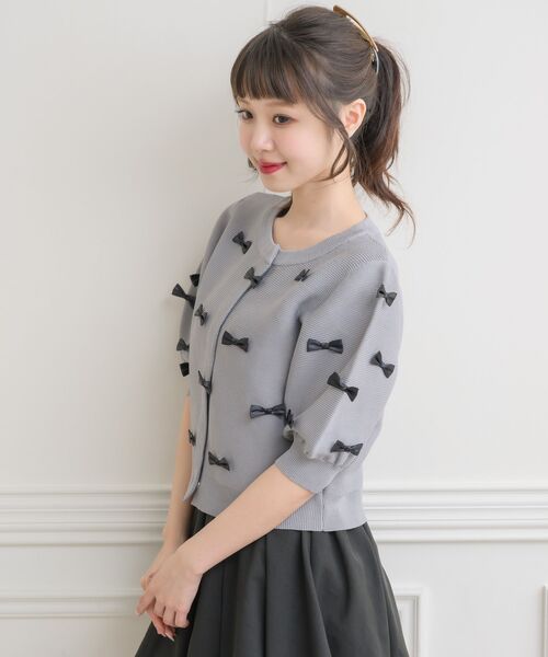 ems excite（エムズエキサイト）の「チビリボンパフ袖NTカーデ（カーディガン/ボレロ・レディース・ライトグレー/ブルー/ナチュラル/ピンク・FREE）」の21枚目の写真