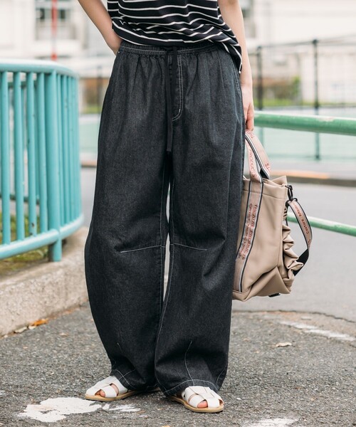 FREAK'S STORE（フリークスストア）の「サマー カーブイージーパンツ（デニムパンツ・レディース・ブルー/ブラック/サックスブルー・ﾌﾘ-）」の2枚目の写真