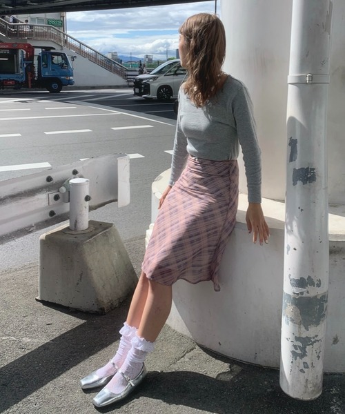 suzie angel(スージー エンジェル)の「ミドル丈 チェックスカート(スカート・レディース・ベージュ・M)」の4枚目の写真