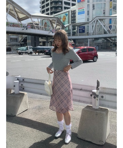 suzie angel(スージー エンジェル)の「ミドル丈 チェックスカート(スカート・レディース・ベージュ・M)」の5枚目の写真