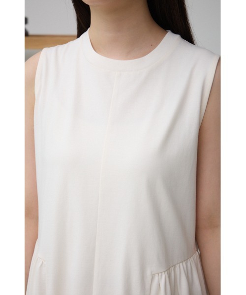 AZUL by moussy（アズールバイマウジー）の「サイドギャザーカットコクーンワンピース（ワンピース・レディース・ブラック/レッド/アイボリー・SMALL/MEDIUM）」の10枚目の写真