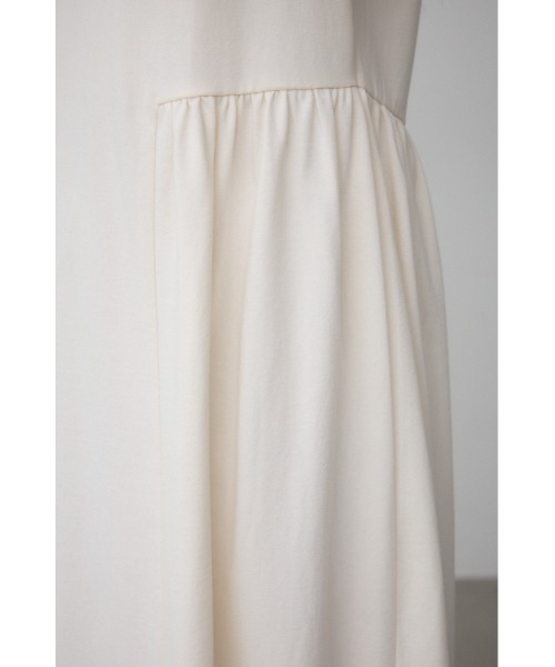 AZUL by moussy（アズールバイマウジー）の「サイドギャザーカットコクーンワンピース（ワンピース・レディース・ブラック/レッド/アイボリー・SMALL/MEDIUM）」の12枚目の写真