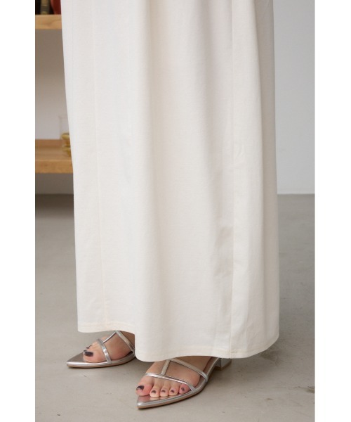 AZUL by moussy（アズールバイマウジー）の「サイドギャザーカットコクーンワンピース（ワンピース・レディース・ブラック/レッド/アイボリー・SMALL/MEDIUM）」の13枚目の写真