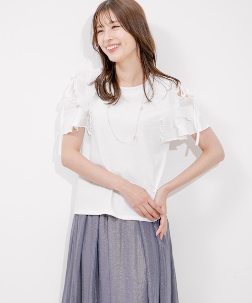 Jayro(ジャイロ)の「肩あきプリーツフリルプルオーバー(Tシャツ/カットソー・レディース・チャコールグレー/ブラック/ホワイト系その他・M)」の2枚目の写真