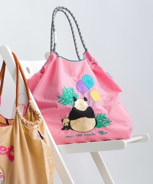 Ball&Chain（ボールアンドチェーン）の「[Ball&Chain]shopping bag-D.PANDA(L)（エコバッグ/サブバッグ・レディース・グレー/ピンク・L）」の2枚目の写真