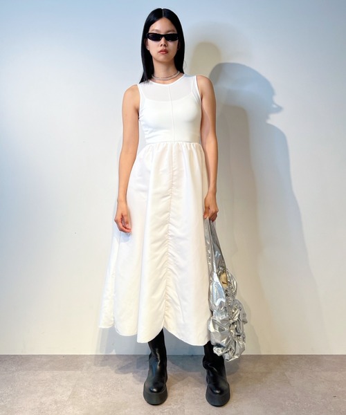 Solace(ソレイス)の「タンクギャザーワンピース(ワンピース・レディース・ホワイト/ブラック・FREE)」の6枚目の写真